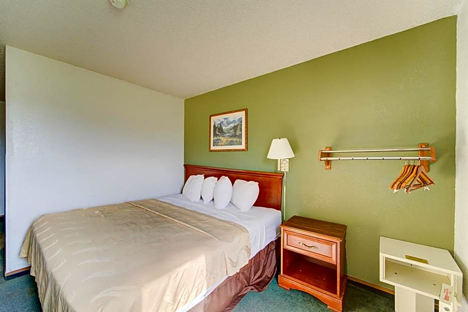 Capital O Amerihost Inn and Suites Kingdom City Hwy 54 MO