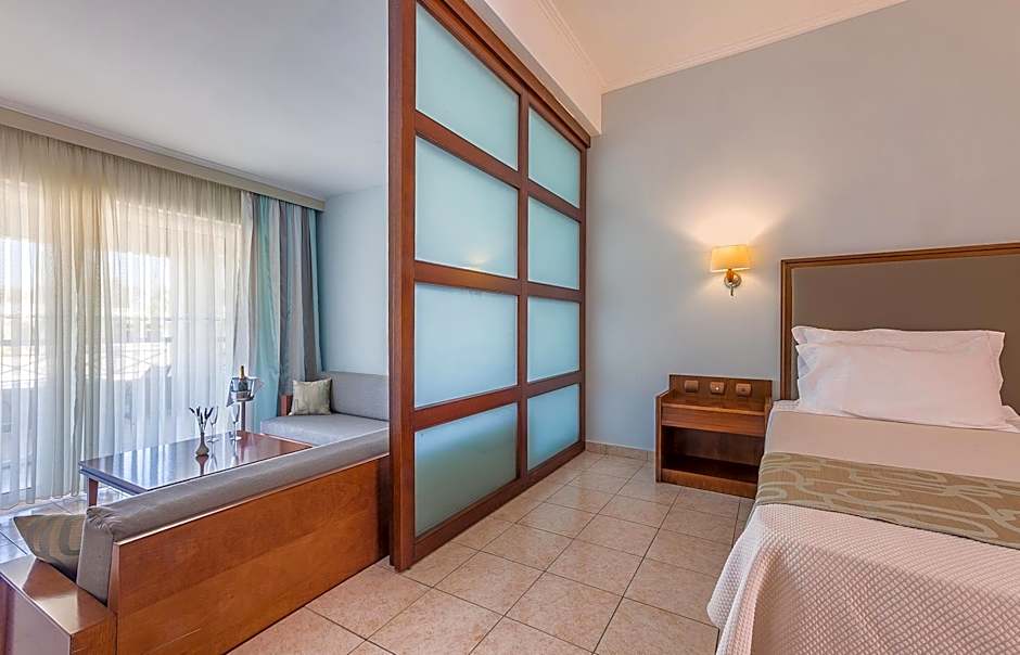 Kipriotis Maris Suites