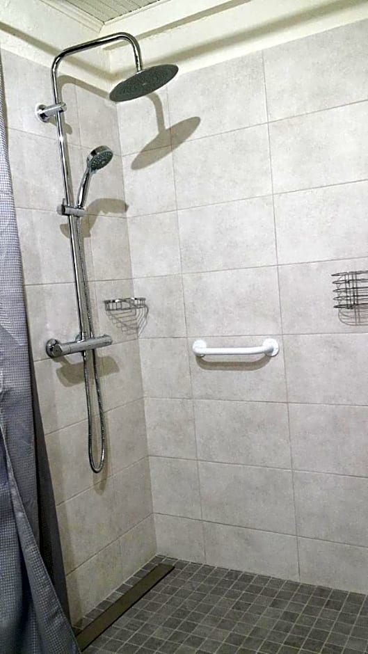 Mas Grimaud - Gîte- Studio et chambres d'hôtes familiales