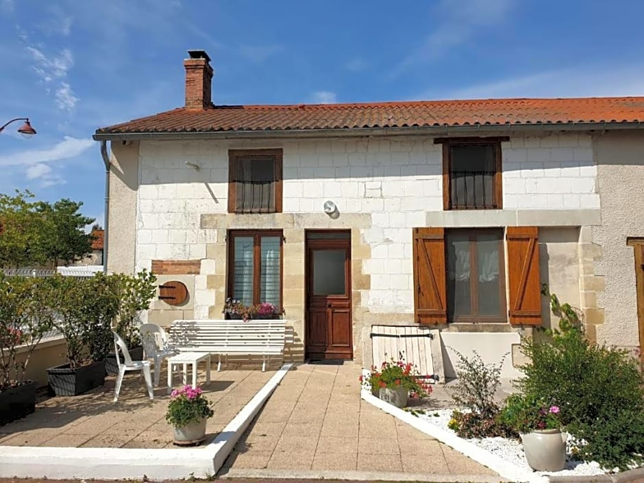 COUR LA DAME chez Béatris et Christophe Janson