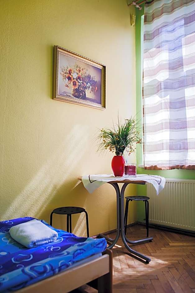 Hostel Tara