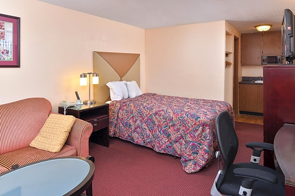 Country Hearth Inn and Suites Kinston