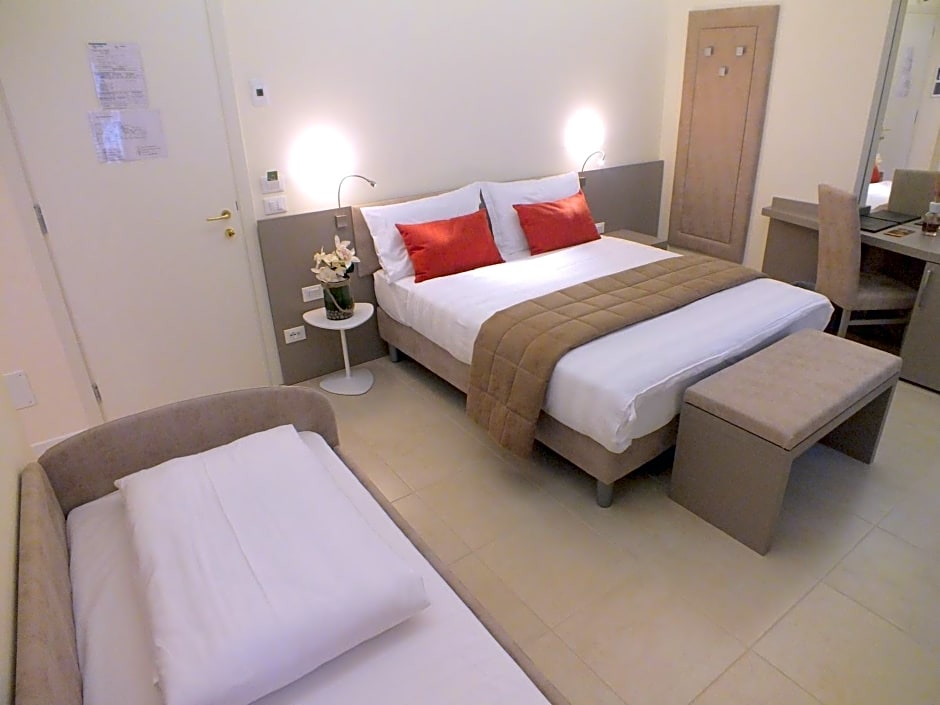 Leone Hotel