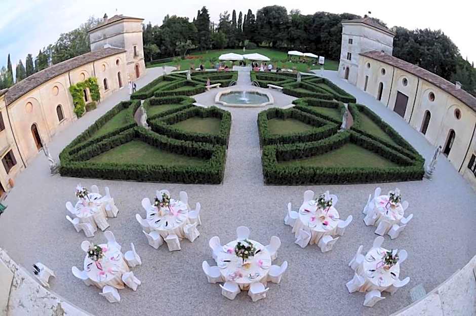 Villa Giona
