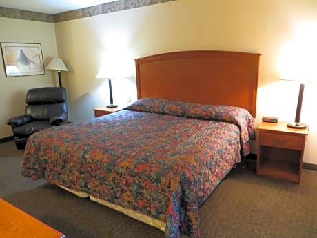 Queen Room - Accessible/Non Smoking