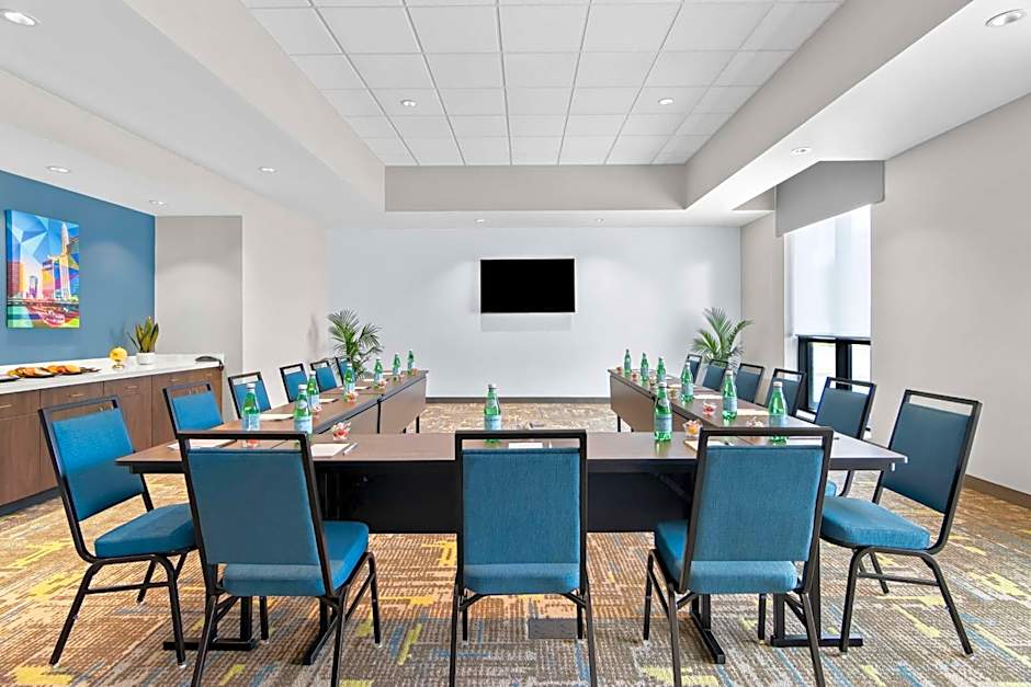 Hampton Inn & Suites Chicago Medical District UIC