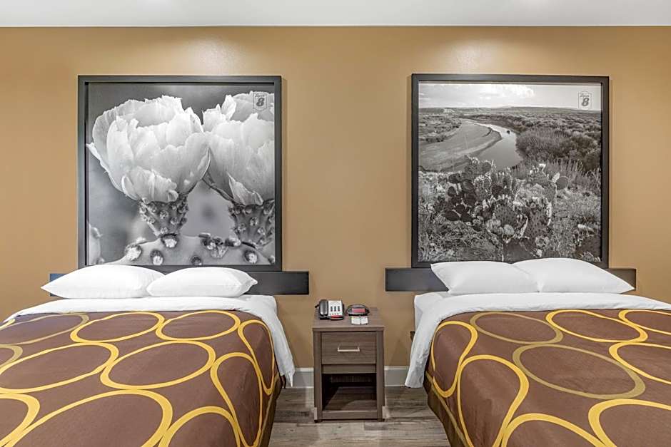 Super 8 by Wyndham Houston NW Beltway 8