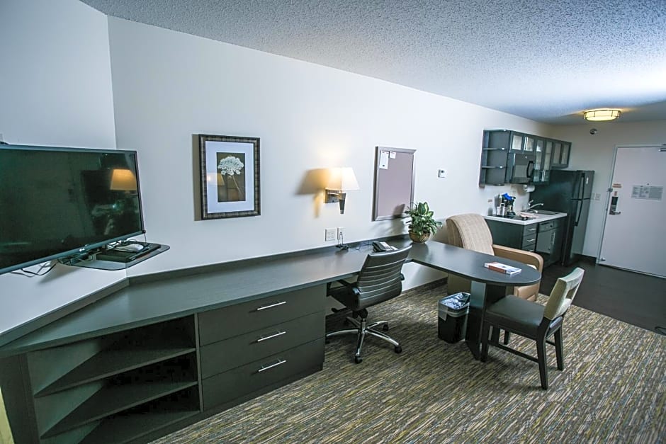 Candlewood Suites Fargo-North Dakota State University By IHG