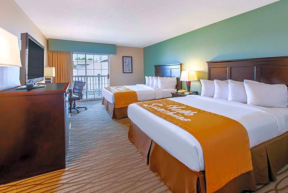 Photo 1 of 4 of Deluxe 2 Queen Beds