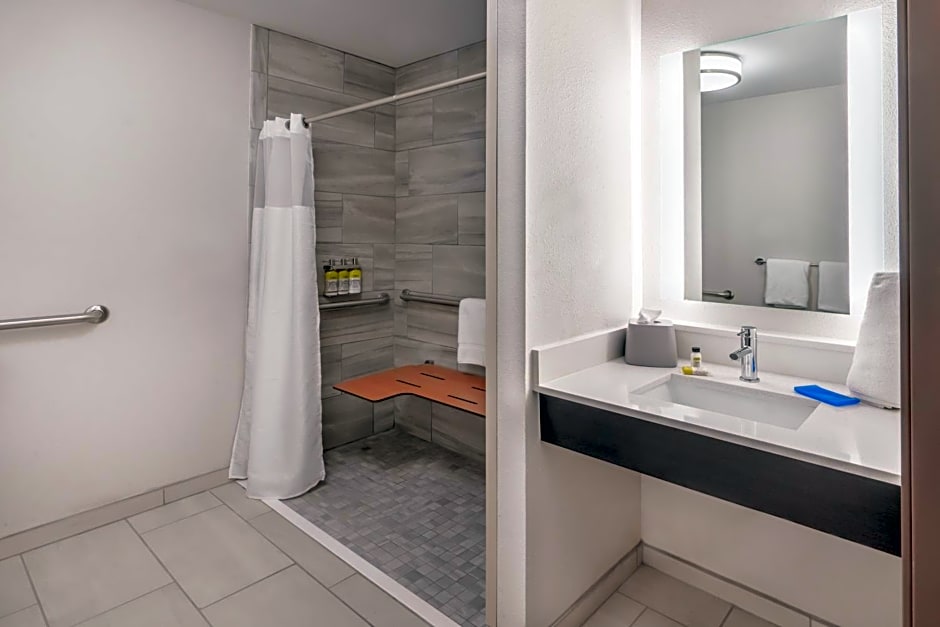 Holiday Inn Express & Suites Trinidad By IHG