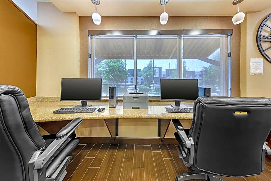 Comfort Suites Ontario Convention Center