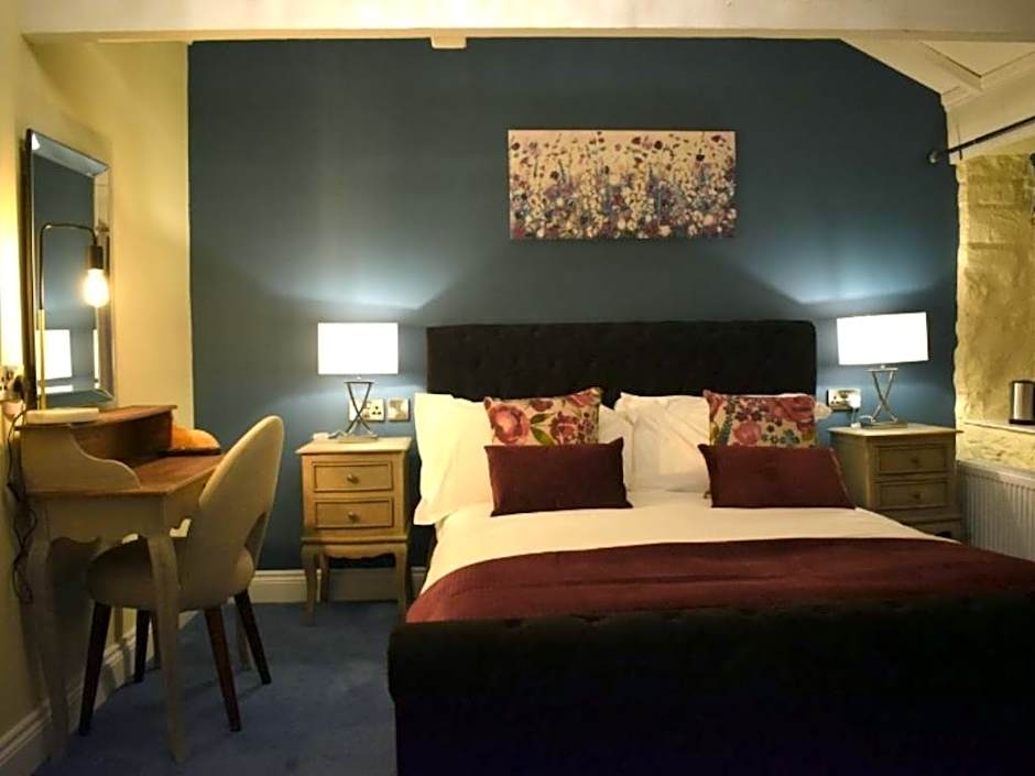Photo 1 of 4 of King Room