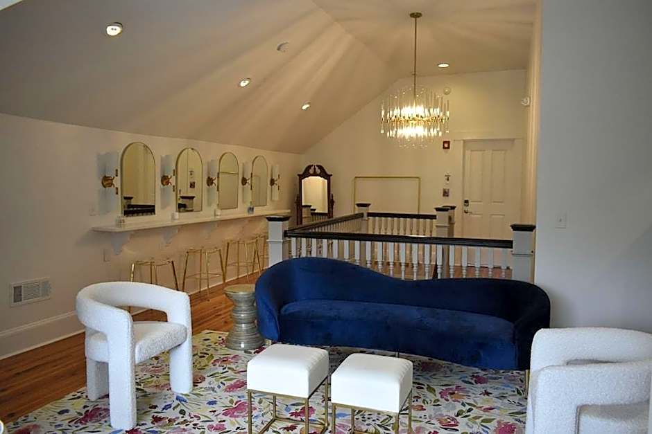 Sparrow Grove Manor