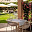 Red's Redaelli Hotel