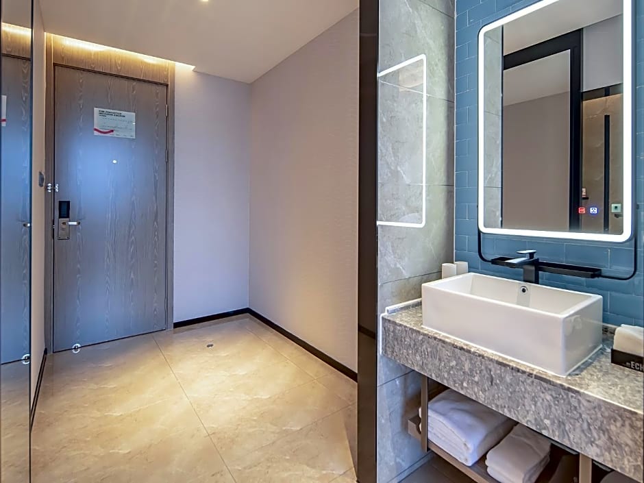 Echarm Hotel Hechi Bama