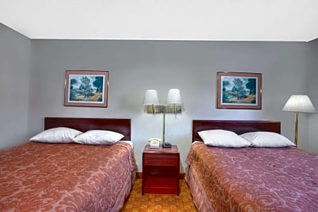 1 Queen Bed Mobility Accessible Room Non-Smoking