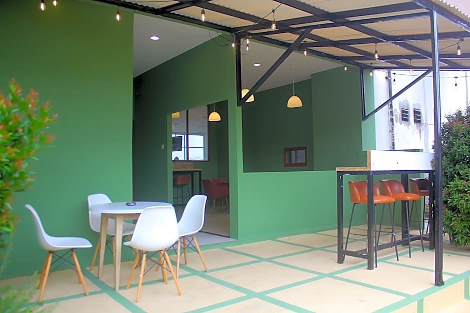 Urban Hotel Serpong by Zuzu