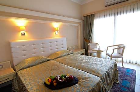 Standard Double or Twin Room with Sea View
