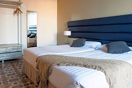 APARTMENT CAPACITY 2 TWO BEDROOMS