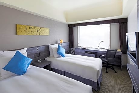Standard Twin Room - High Floor