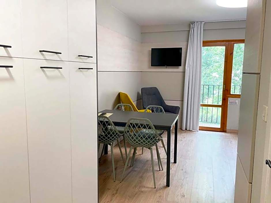 Apartamentos Midi 3000