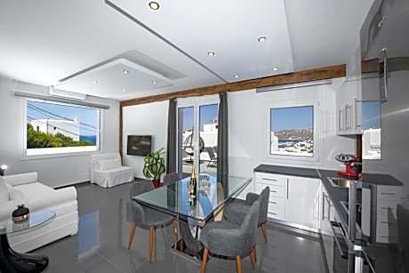 Superior Suite with Sea View and Outdoor Hottub