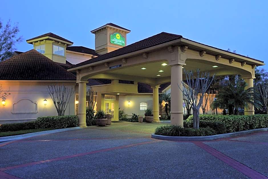 La Quinta Inn & Suites by Wyndham Usf (Near Busch Gardens)