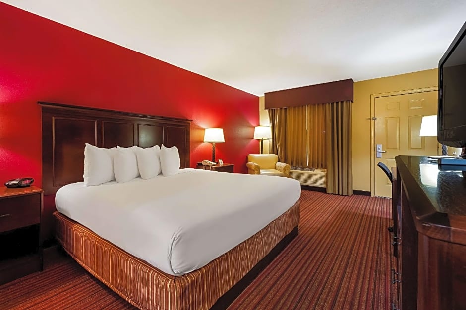 Quality Inn & Suites West Helena