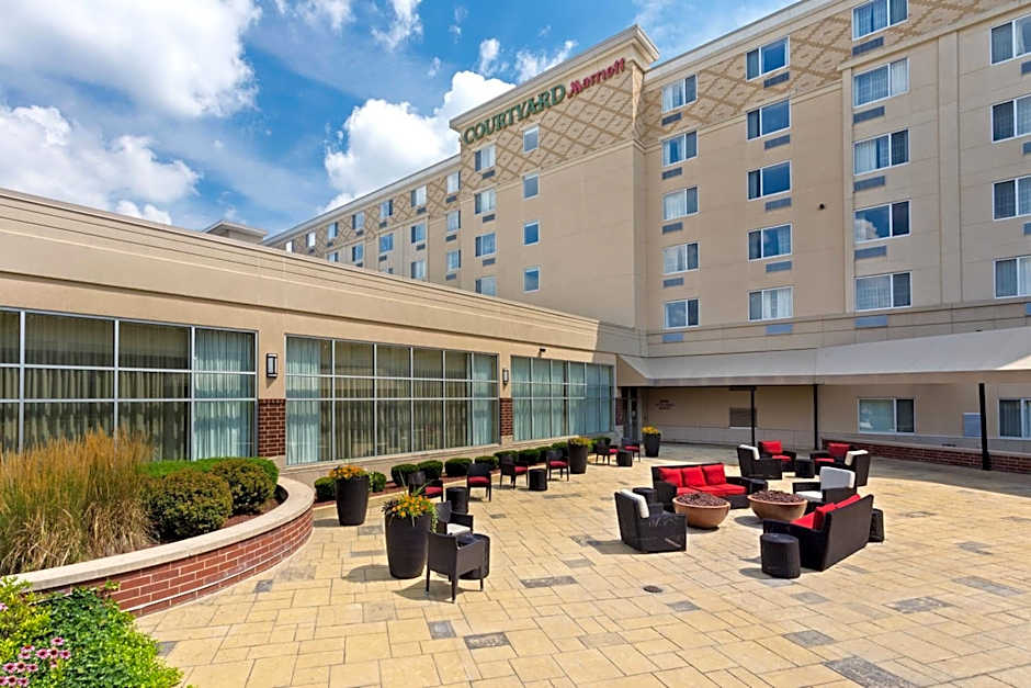 Courtyard by Marriott Fort Wayne Downtown at Grand Wayne Convention Center