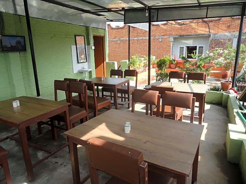 Hotel Backpackers Inn