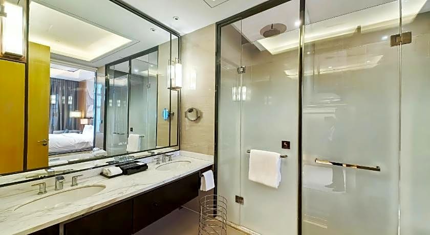 DoubleTree by Hilton Ningbo Beilun China