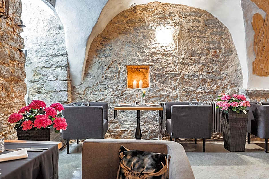 Meriton Old Town Garden Hotel