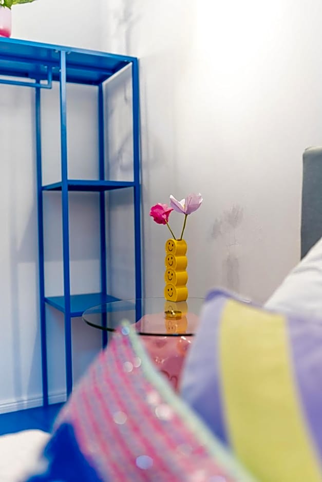 RetroPop Design Apartment , Designerzimmer für je 2 Personen, Top Lage, WIFI