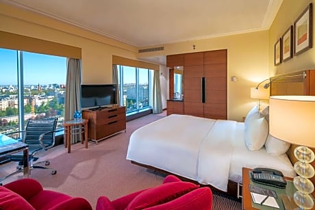 Deluxe Room, 1 King Bed, Corner