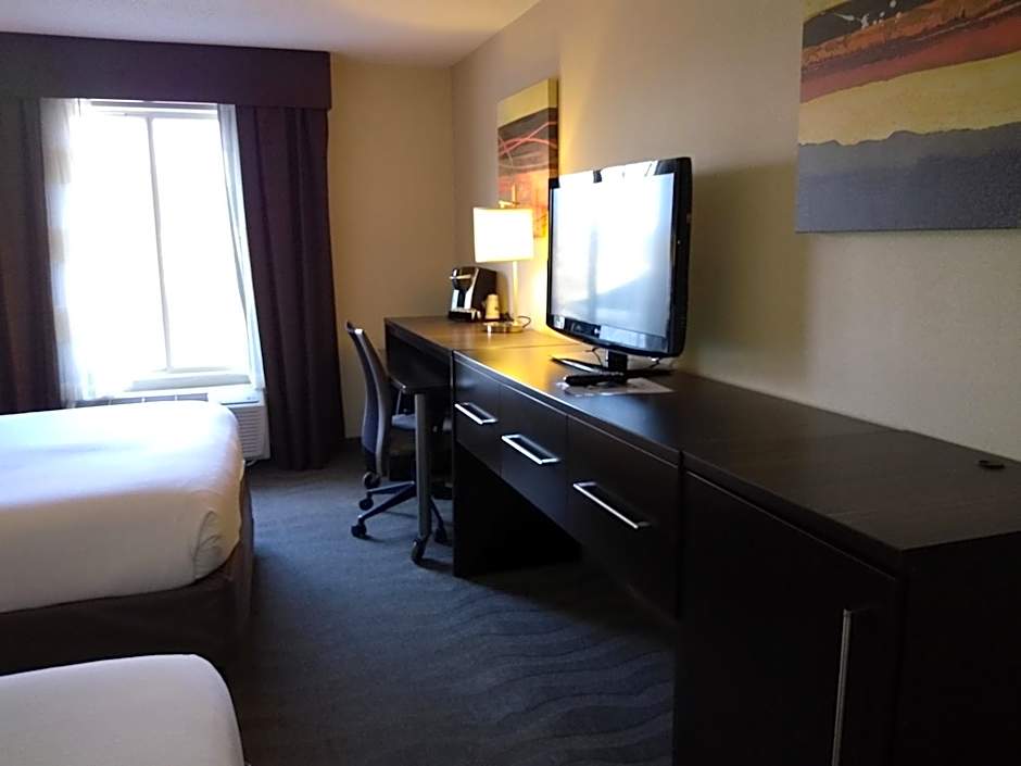 Holiday Inn Express Hotel & Suites Waterford By IHG