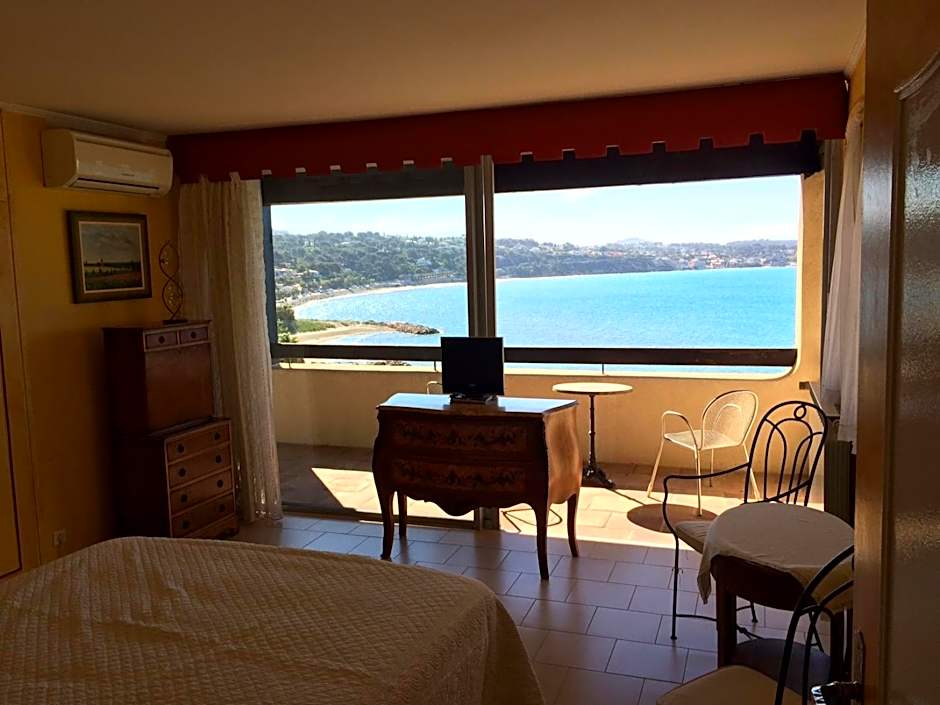 Villa La Lezardiere – Bandol, WY