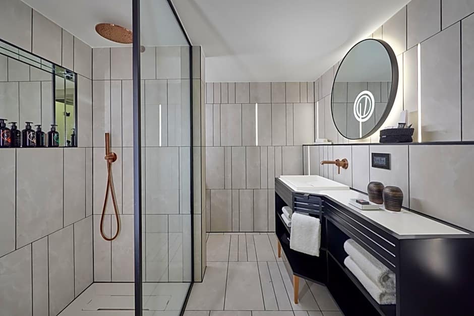 Cardo Brussels, Autograph Collection