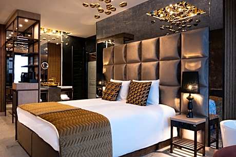 Art Suites Luxury Hotel