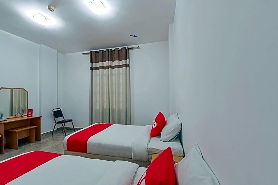 OYO 117 Majestic Hotel