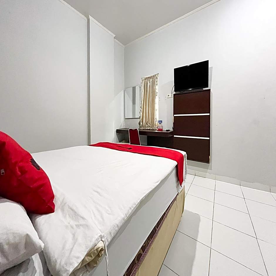 RedDoorz at Lucky Inn Panakukkang Makassar