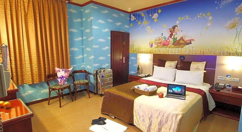 Golden Swallow Hotel