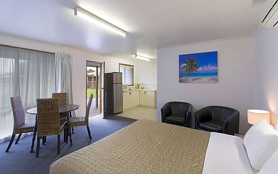 Best Western Colonial Village Motel