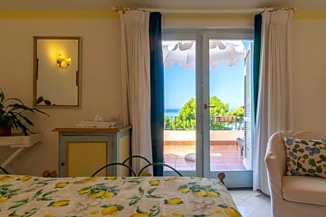 Superior Double Room with Sea View and Terrace