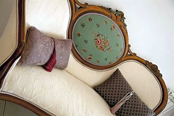 Elenis Village Suites