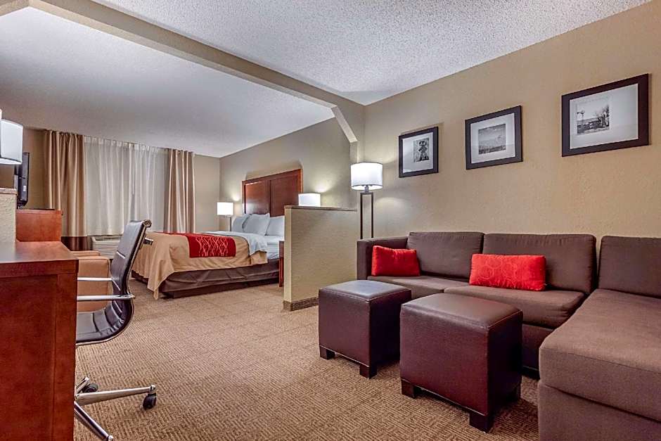 Comfort Inn & Suites Hays I-70