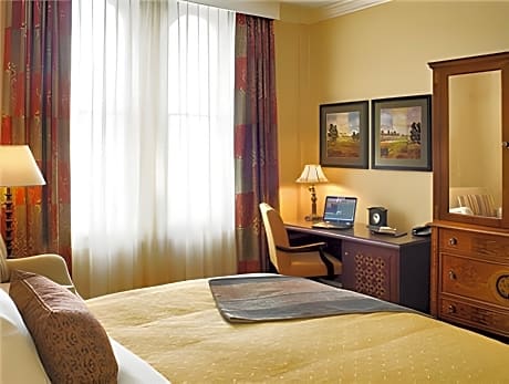 Deluxe King Room
