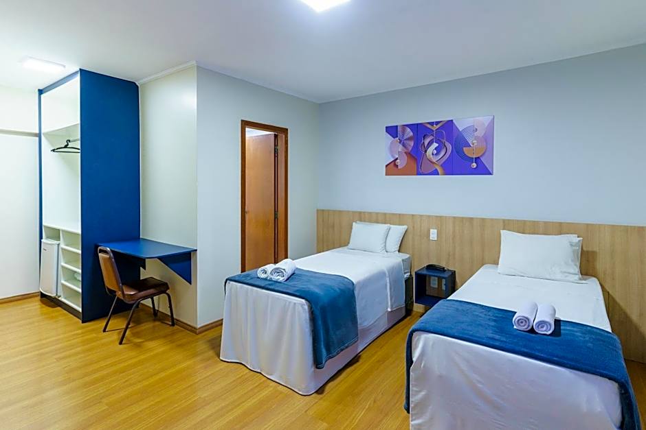 Carillon Plaza Hotel