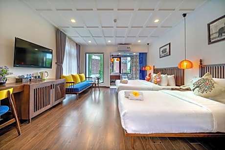 Luxury Triple Room with Garden View