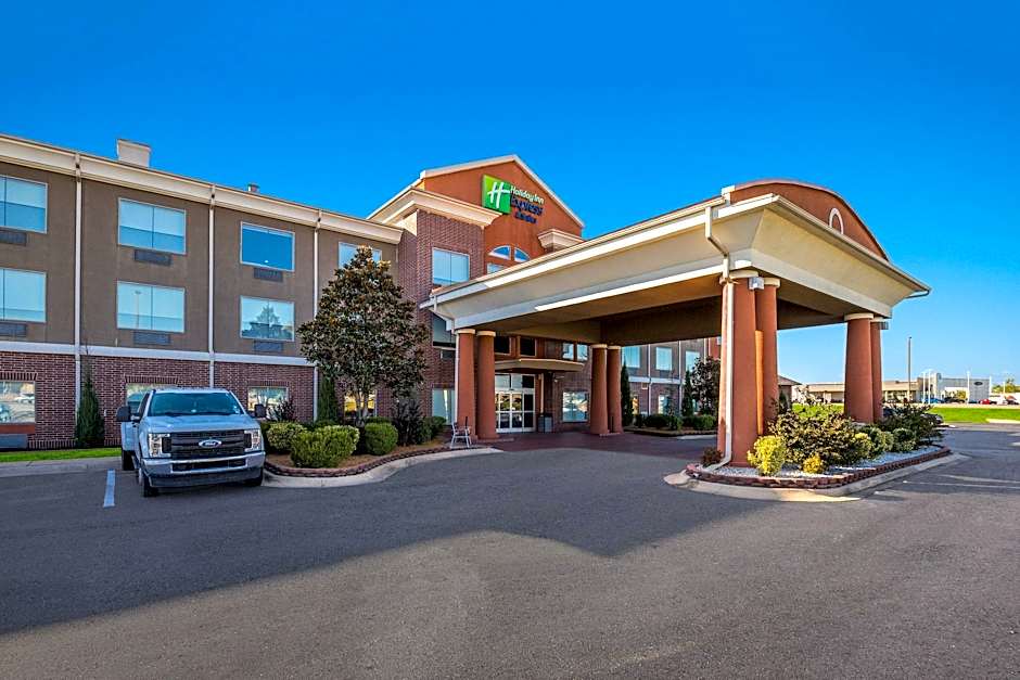 Holiday Inn Express Hotel and Suites Okmulgee By IHG