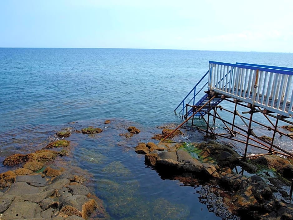 Nero Basalto Azzurro Mare